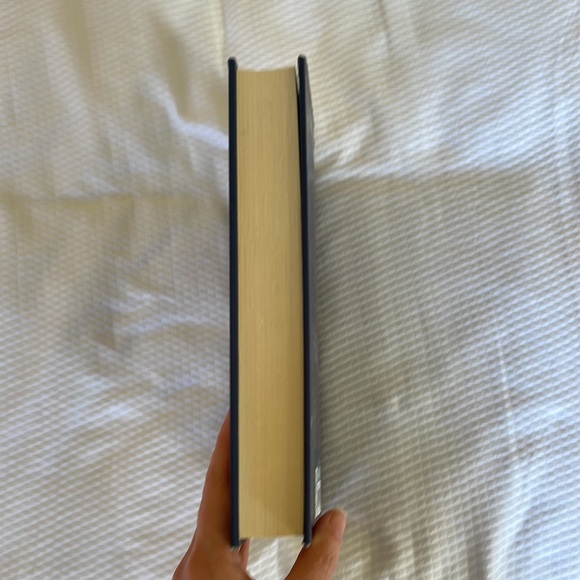 CAROLE MATTHEWS Christmas Cakes & Mistletoe Nights - Picture 5 of 8